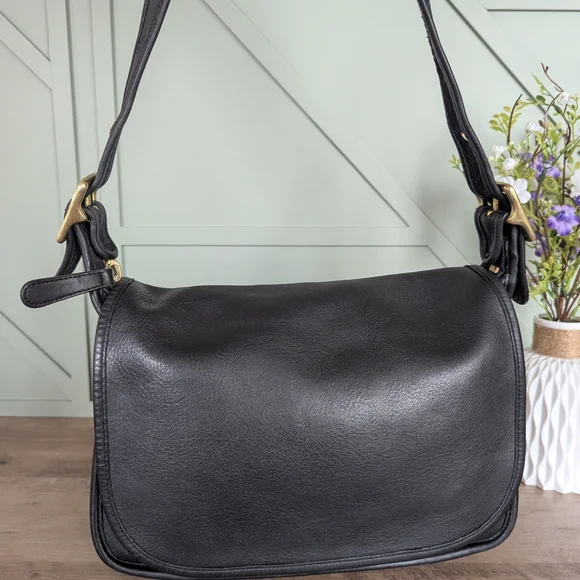 Vintage Coach Patricia's Legacy Bag (style number 9951). - Picture 2 of 11